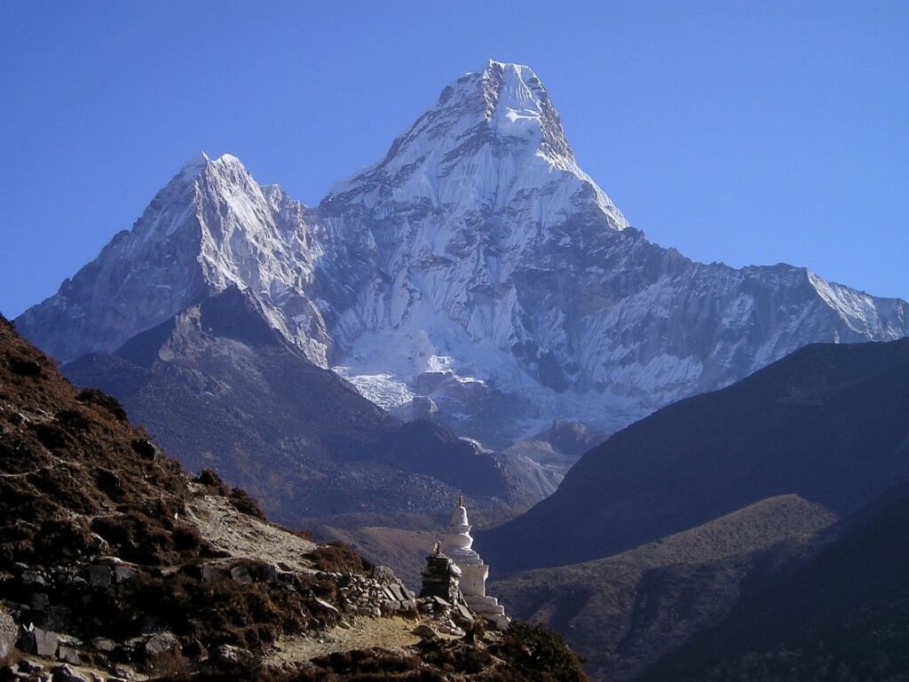 Everest base camp budget trek