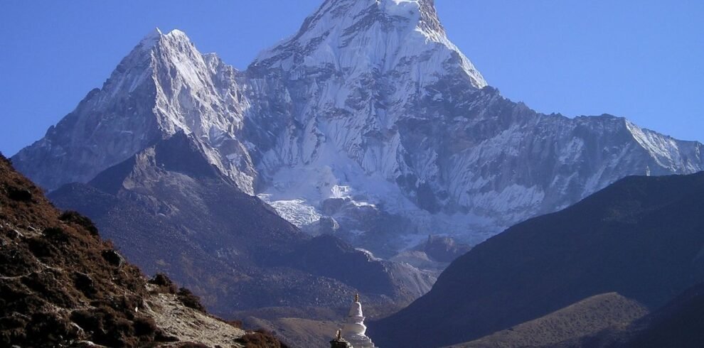 Everest base camp budget trek